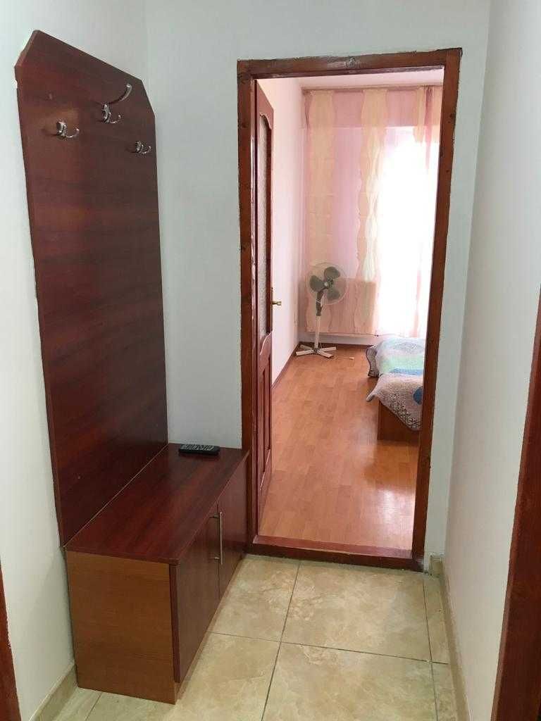 Vand apartament 2 camere,zona Confectii-facultate,bloc nou