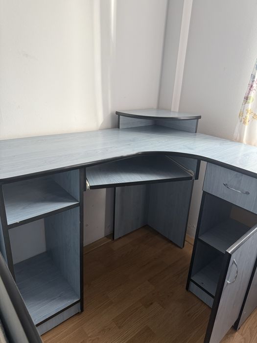 Birou din lemn spatios