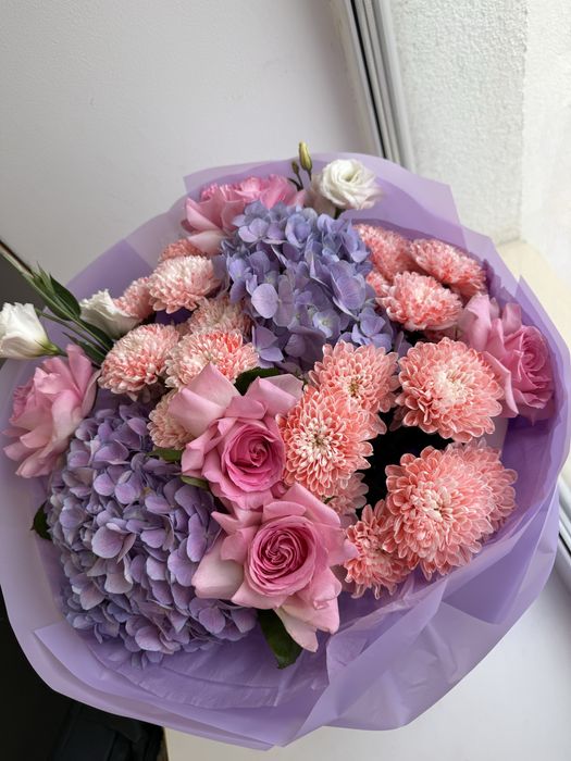 Продаются свежие цветы, сегодня привезли.