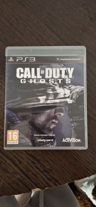 Vand PlayStation3 cu 4 jocuri