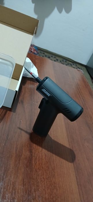 Срочно шуруповёрт сотилади