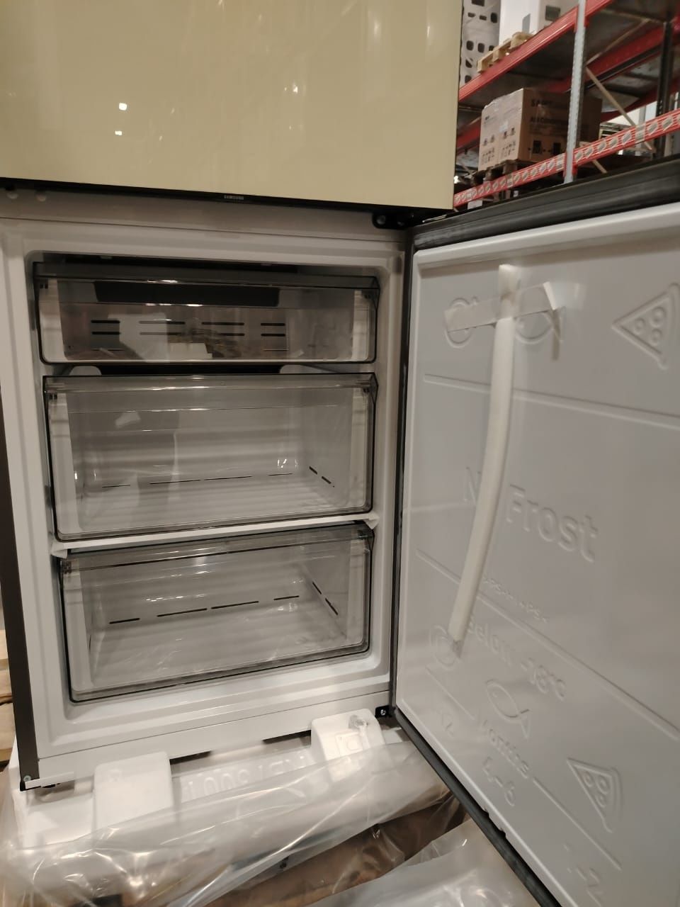 холодильника Samsung модель RB38C7B6D39