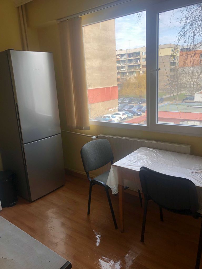 Дава се под наем Двустаен апартамент в Перник, Изток - 67 кв.м за 306 € - Снимка #17