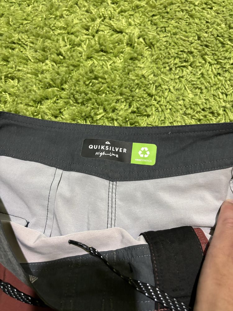 Quiksilver 31 razmer