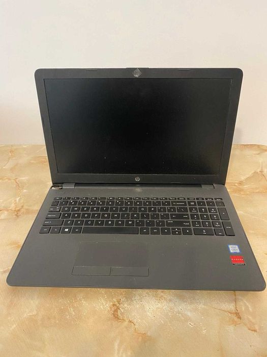 laptop HP 250 g6, i5 gen 7, pentru piese netestat, balamale stricate