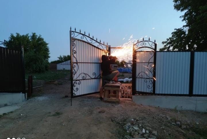 Забор. Заборы. Ангар. Ворота. Калитка.