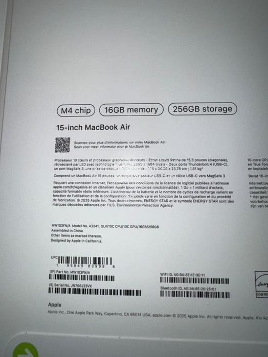 НОВ лаптоп Apple MacBook Air 2025 15-inch, M4 chip, 16GB RAM, 256GB