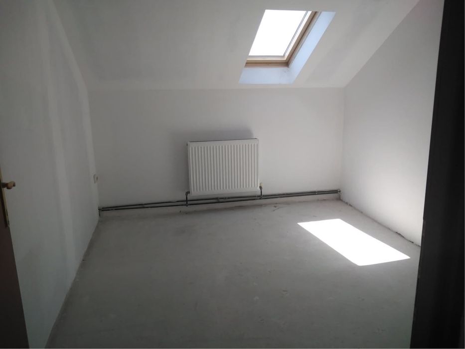 Apartament 3 camere 100 m2 centru Gaesti