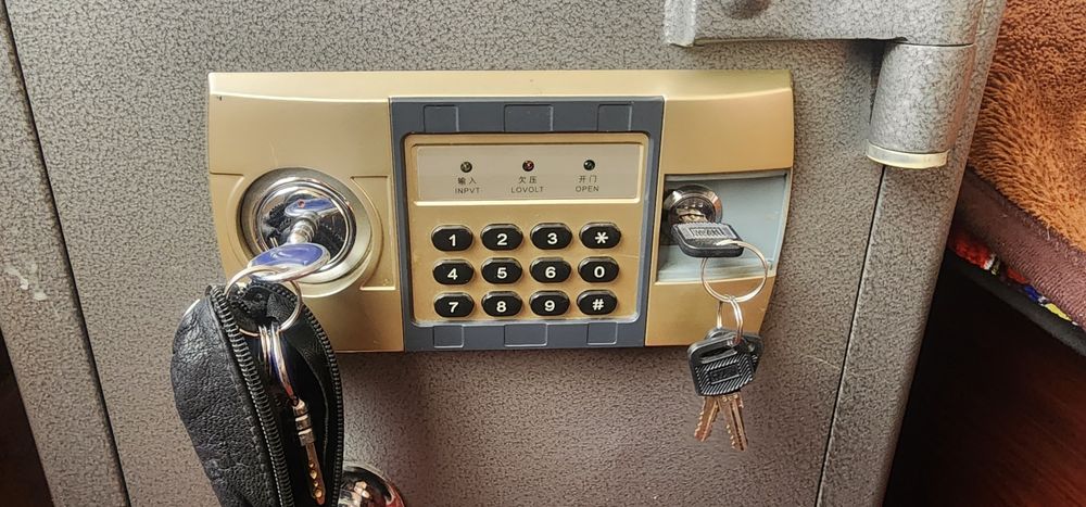 Сейф китайский сотилади холати уртача