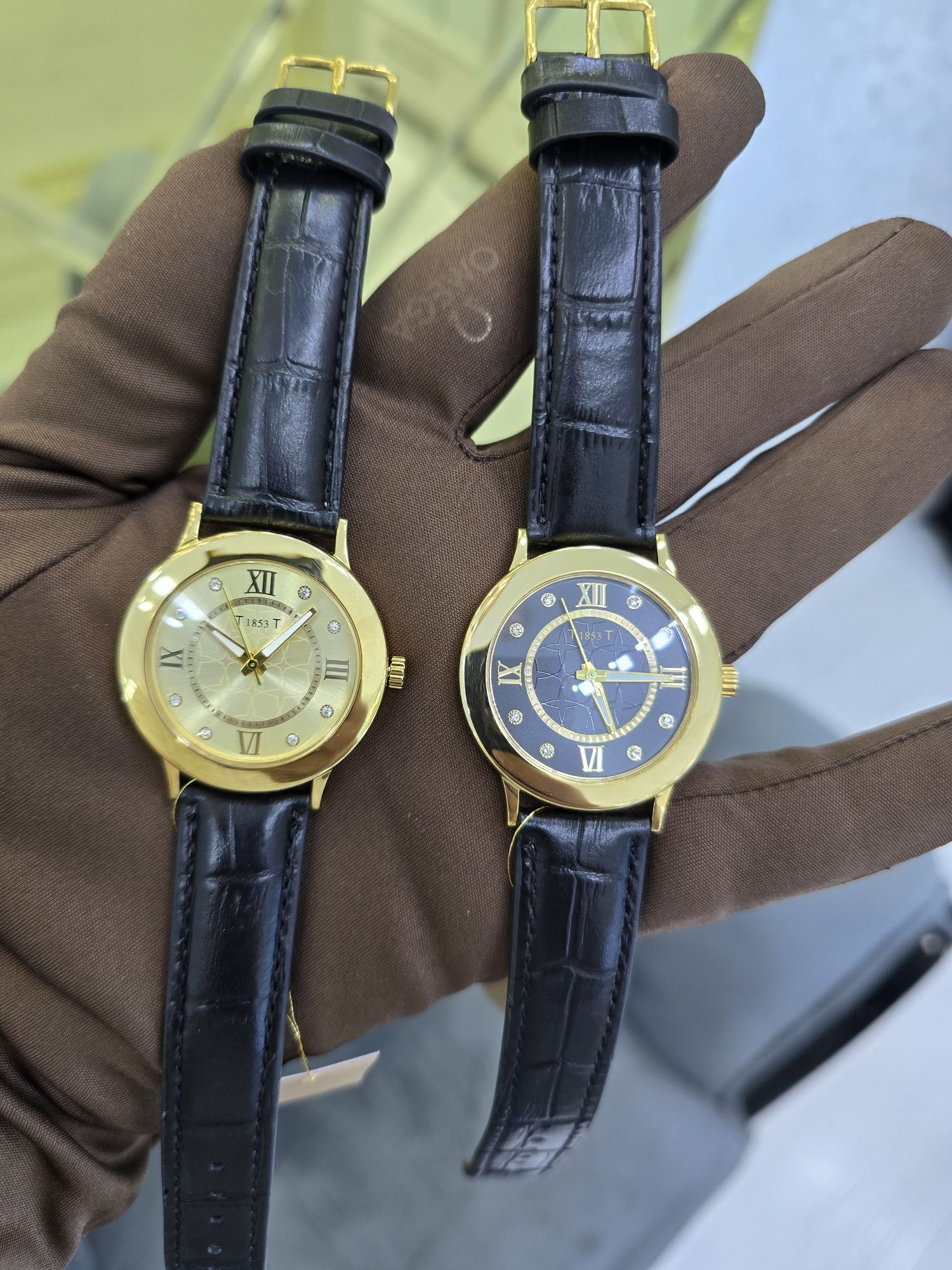 Продам женские золотые часы 750 пробы