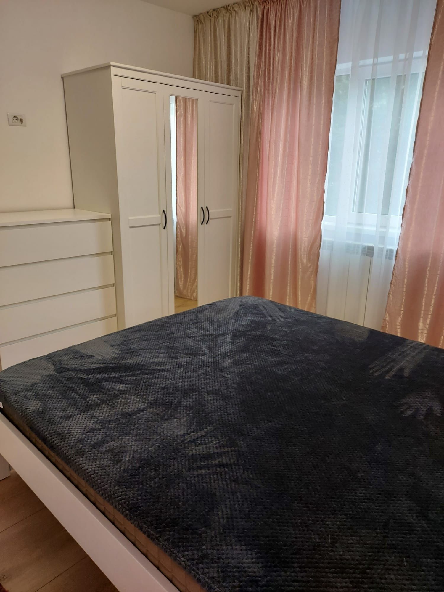 Inchiriez apartament 2 camere