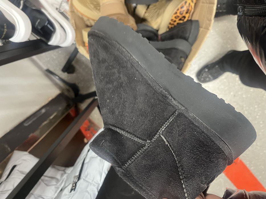 Ugg uri negre orice marime dm