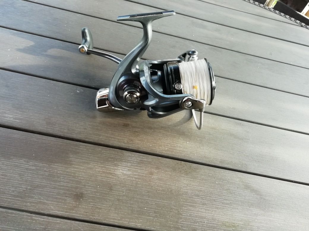 Vând 3 bucati de Daiwa Emblem 5000 QDA