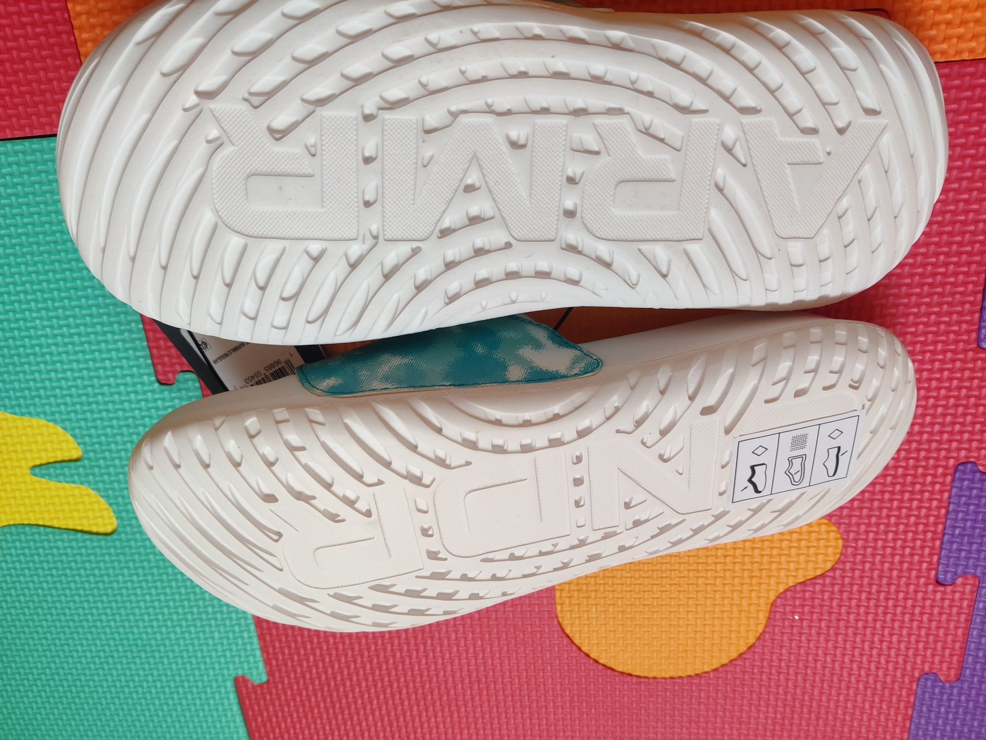Сандали Columbia и чехли Under Armour