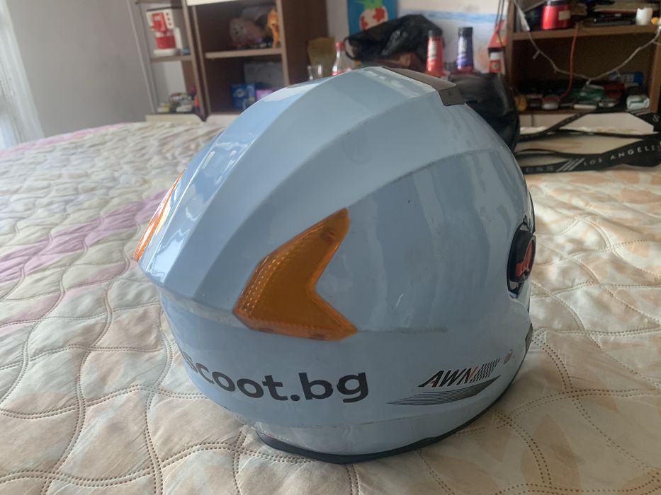 Продавам каска