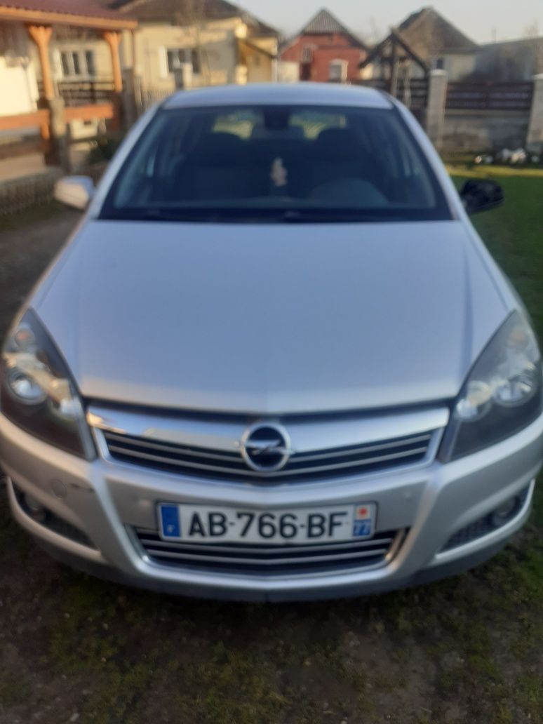 Vand opel astra din 2010