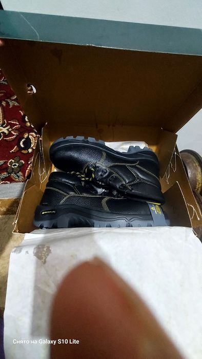 Спец обувь.   Новый