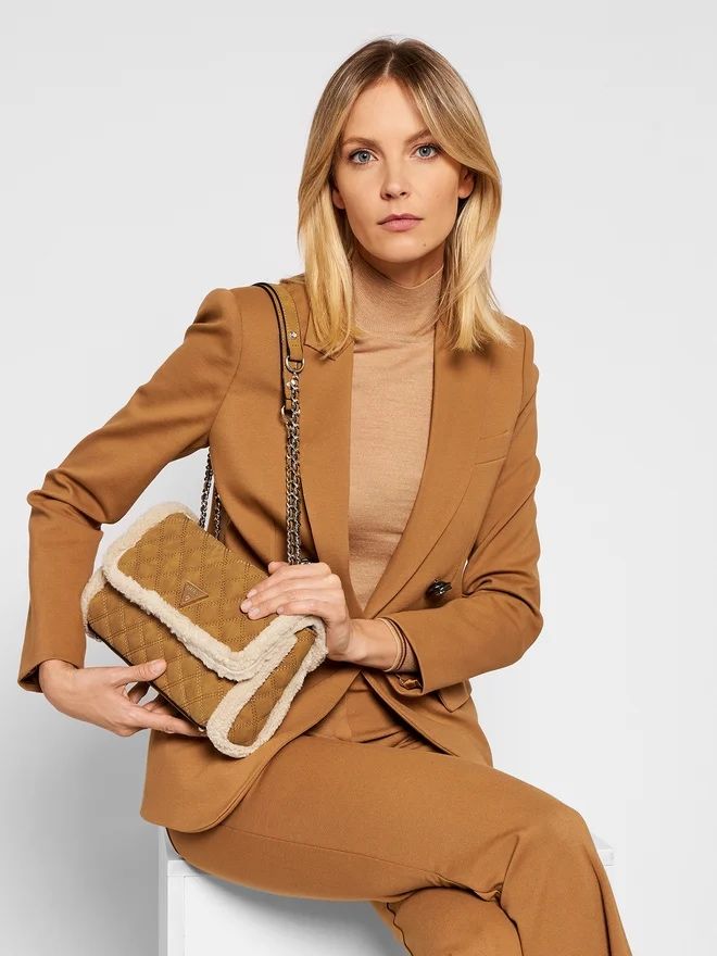 Чанта Guess.