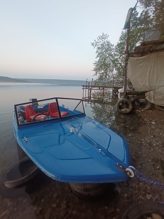 Barcă cu motor Yamaha