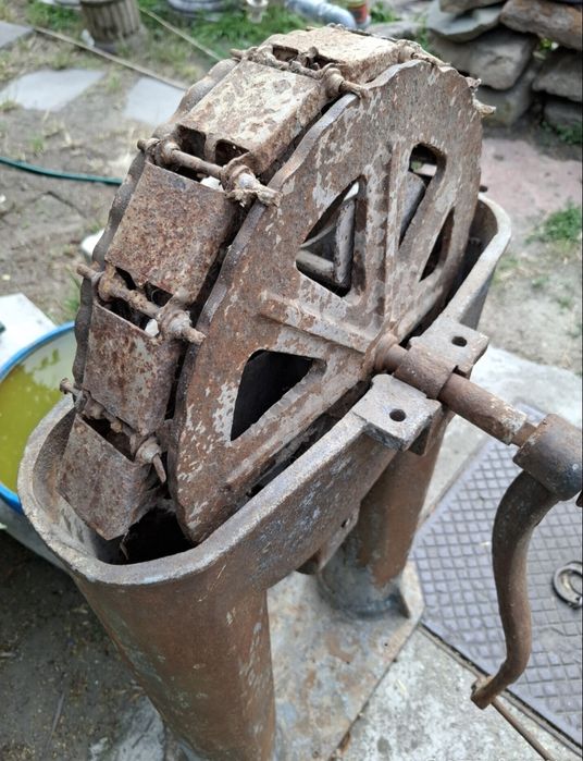 Fântână fonta de colecție.f rar 2 model.Masina de facut apa carbogazoa