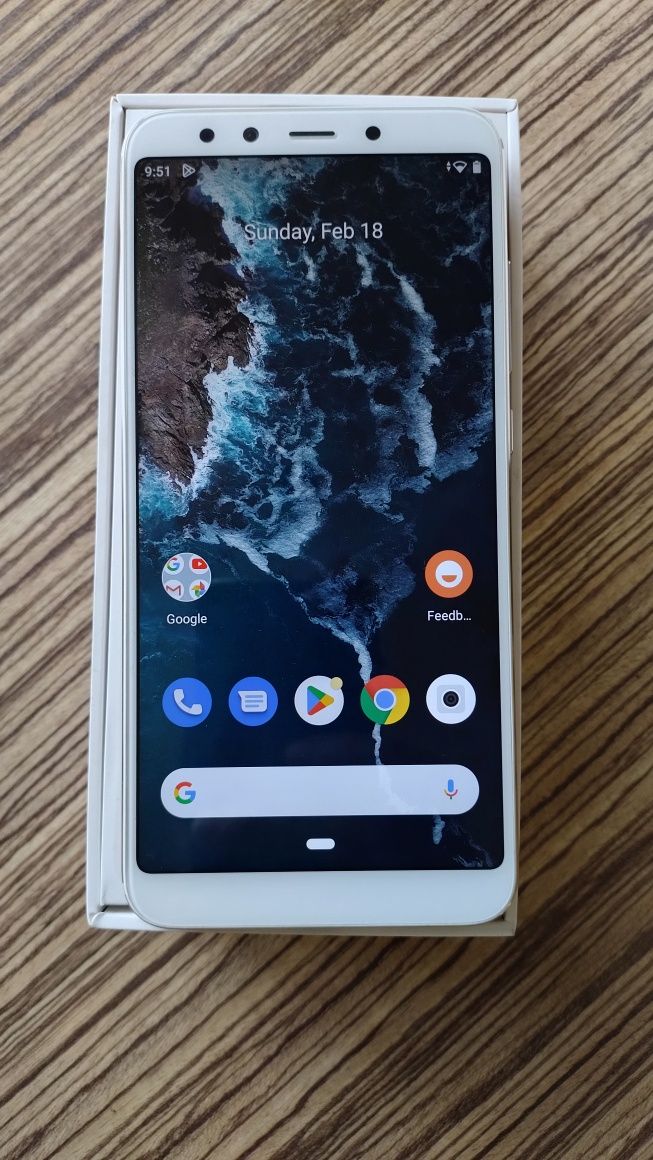 Телефон Xiaomi Mi A2