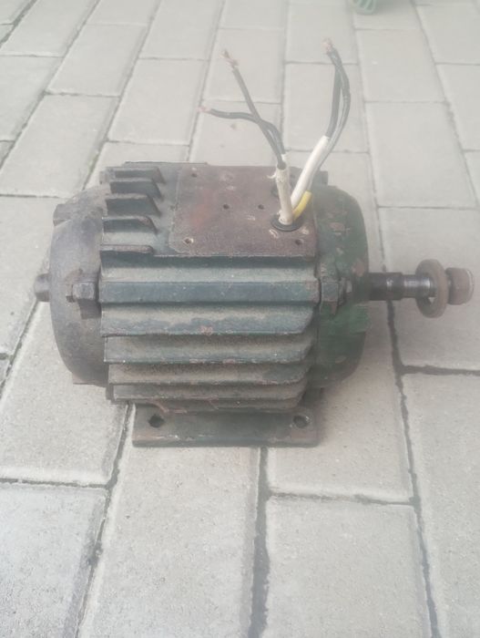 Motor electric monofazic
