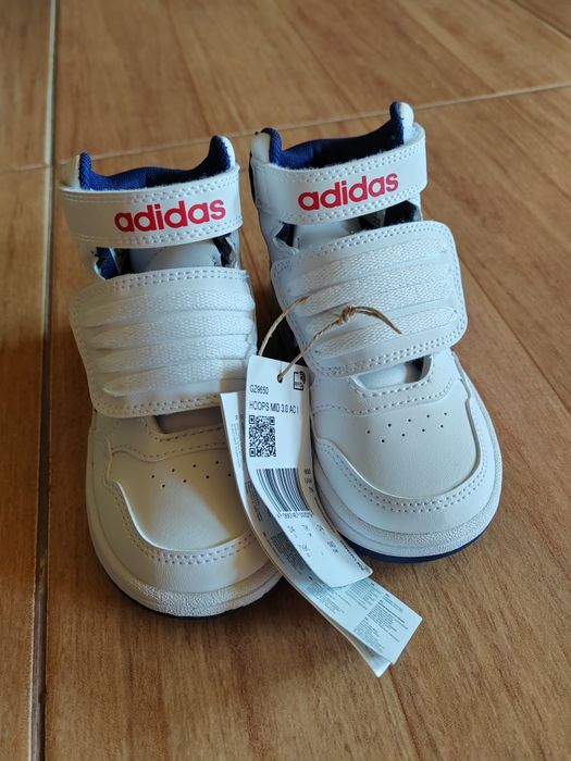 Vând adidași marca Adidas nr 24