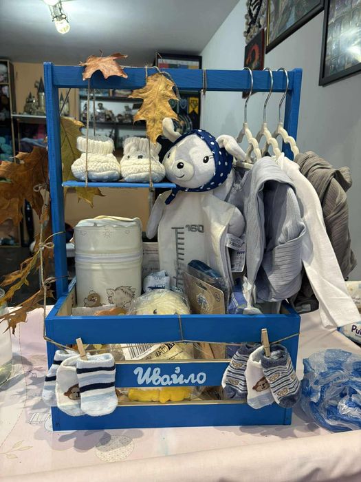 Бебешки ръчно направен гардероб