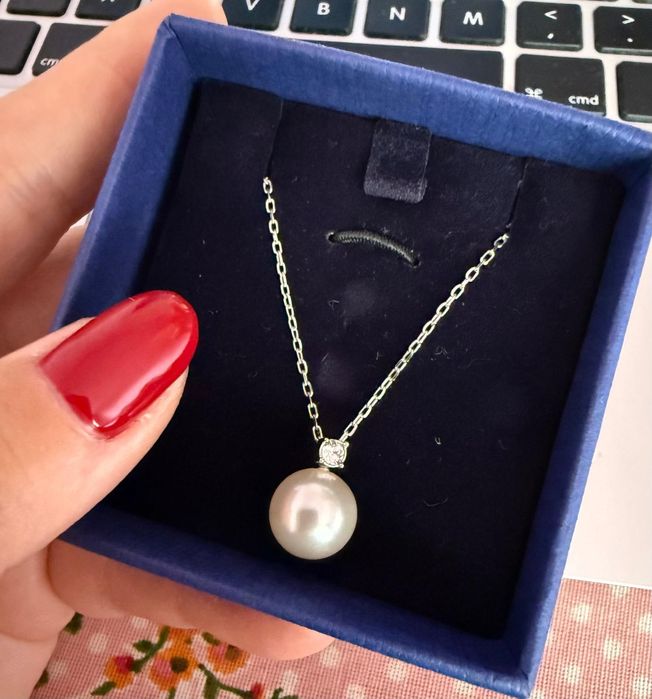 vând colier Swarovski