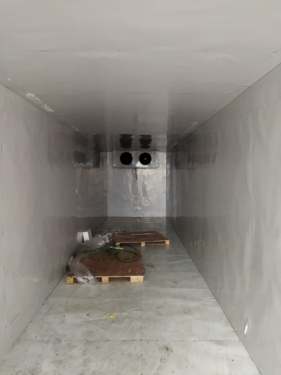 Морозильные камеры, изготовленные из контейнеров 20 и 40 тонников