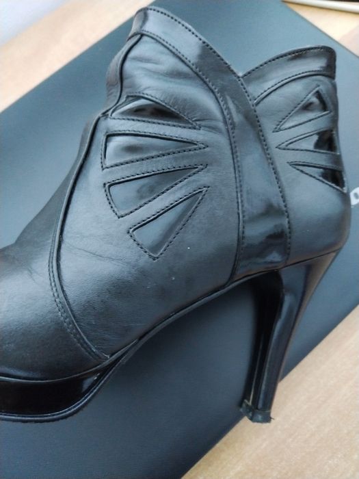 Botine din piele