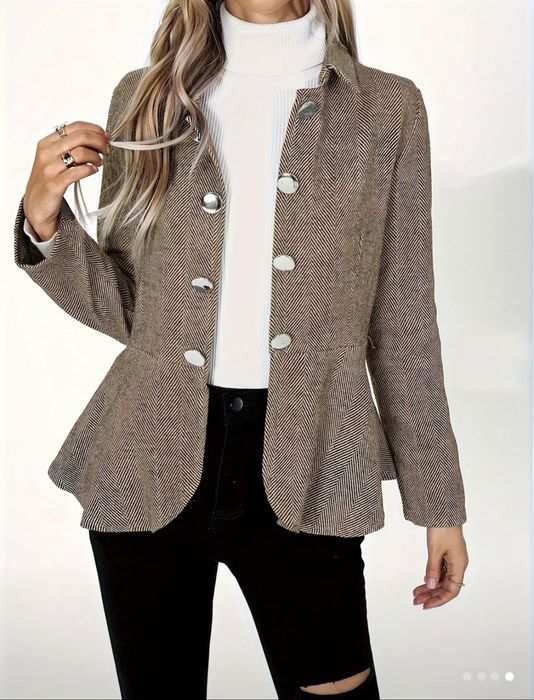 Стильный теплый жакет.