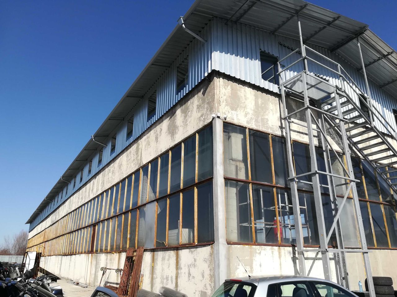 Дава се под наем Промишлена сграда в Перник, Калкас - 5750 кв.м за 5100 € - Снимка #6