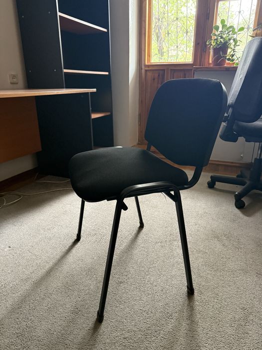 Стулья офисные