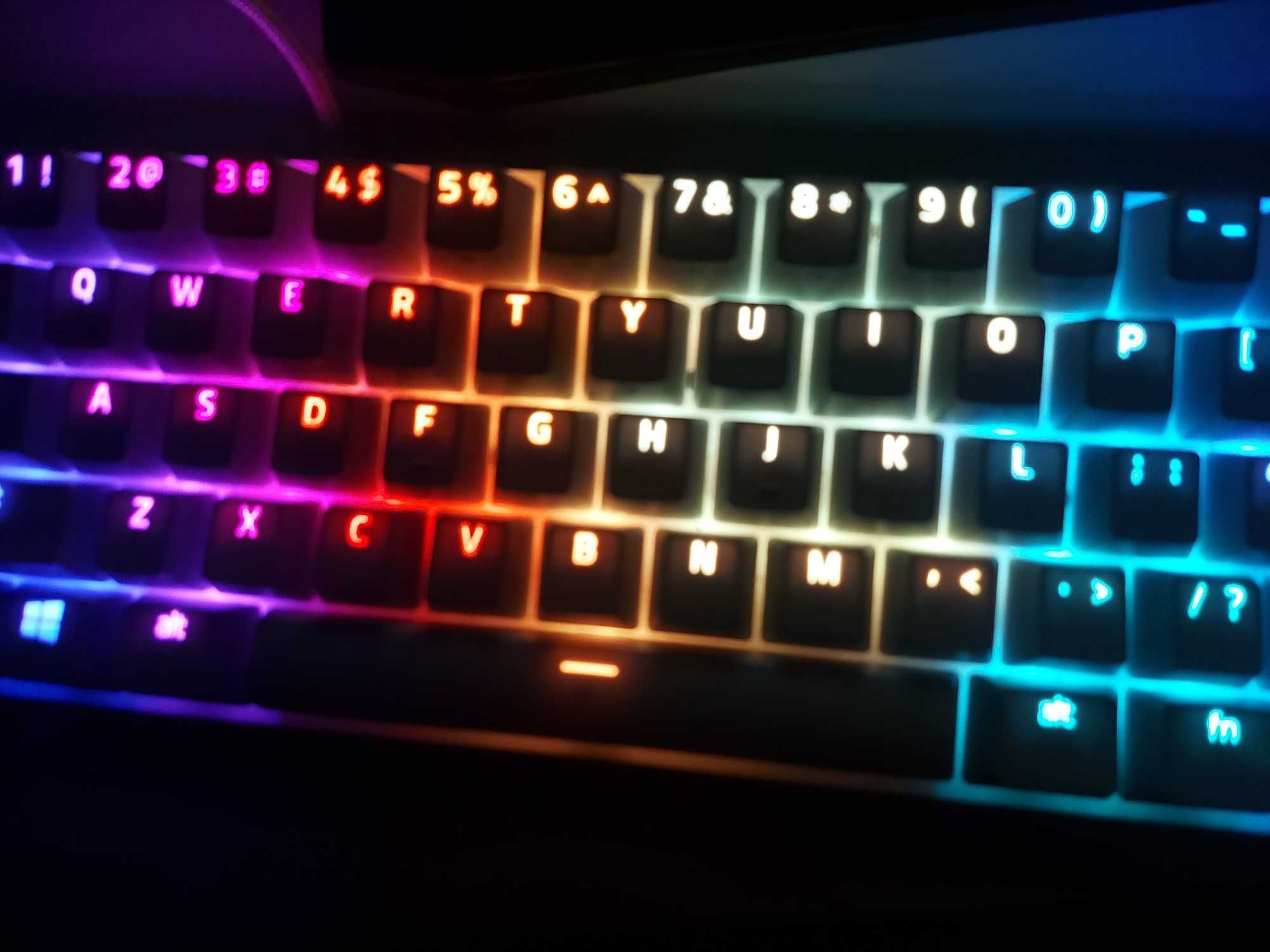 Vând laptop gaming cu tastatura si mouse