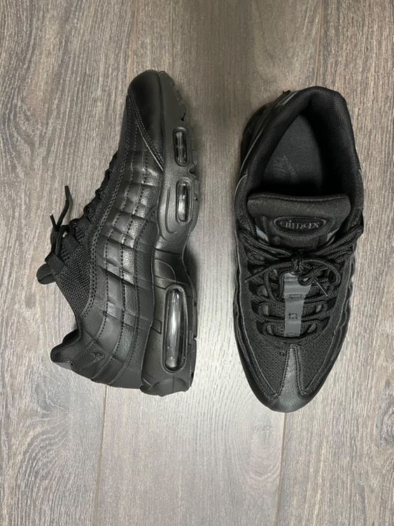 Мъжки спортни обувки Nike Air Max 95 Essential. Неразличими от нови.