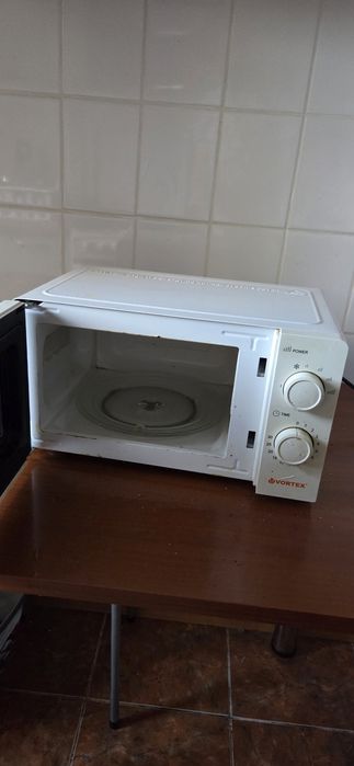Cuptor cu microunde Vortex