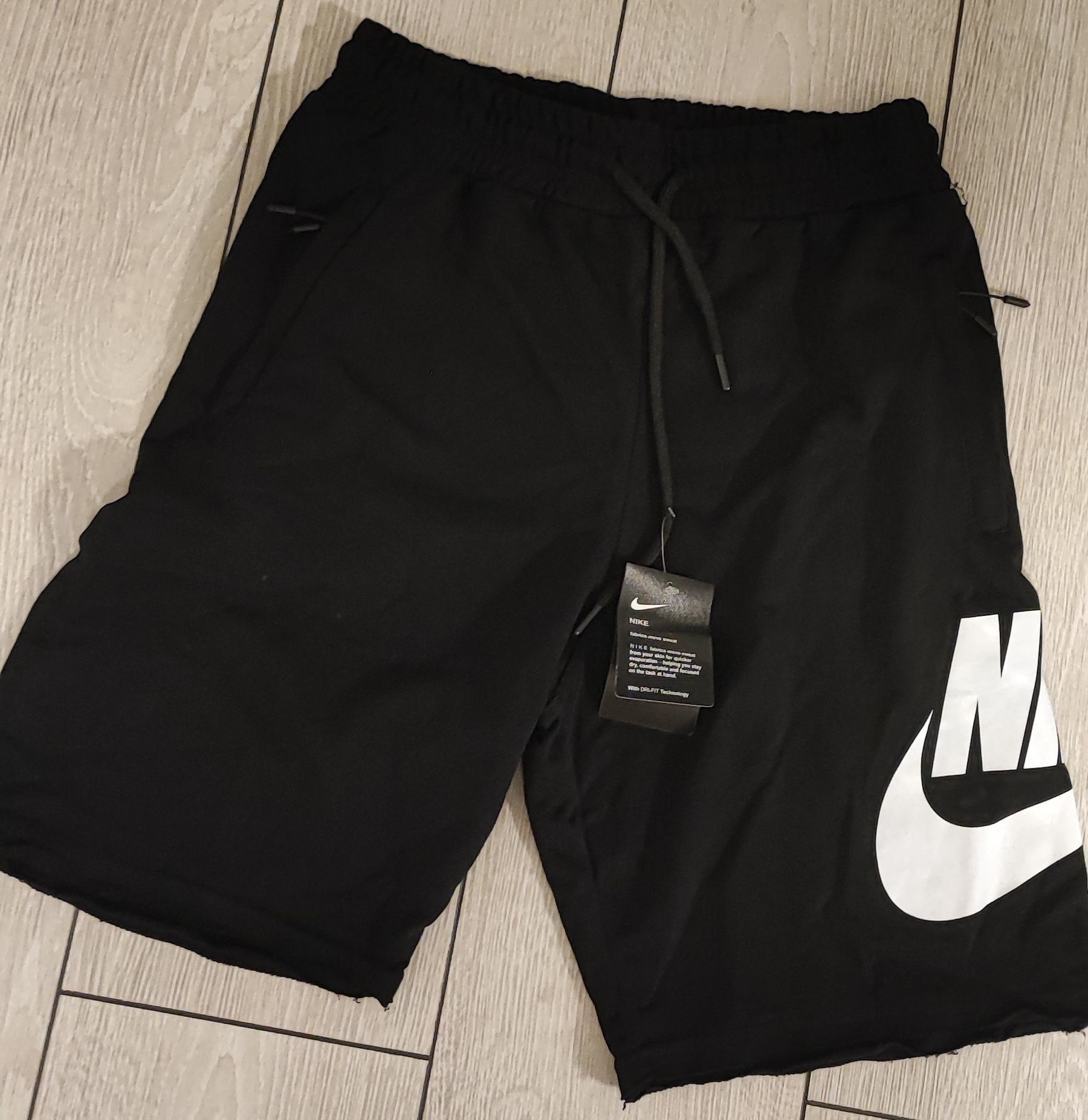 Оригинални мъжки къси панталони Nike Dri-Fit (3 модела)