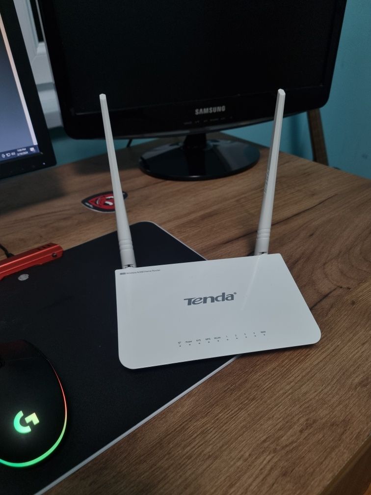 Router tenda F300 nou