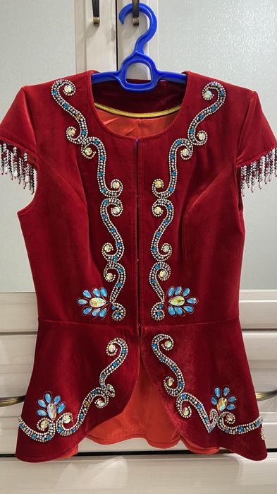 Ұлттық нақыштағы қазақша киімдер