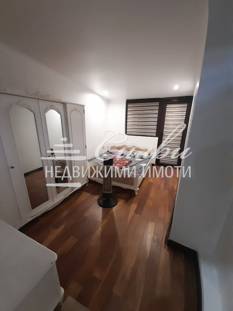 Дава се под наем Етаж от къща в Шумен, Гривица - 50 кв.м за 204 € - Снимка #1