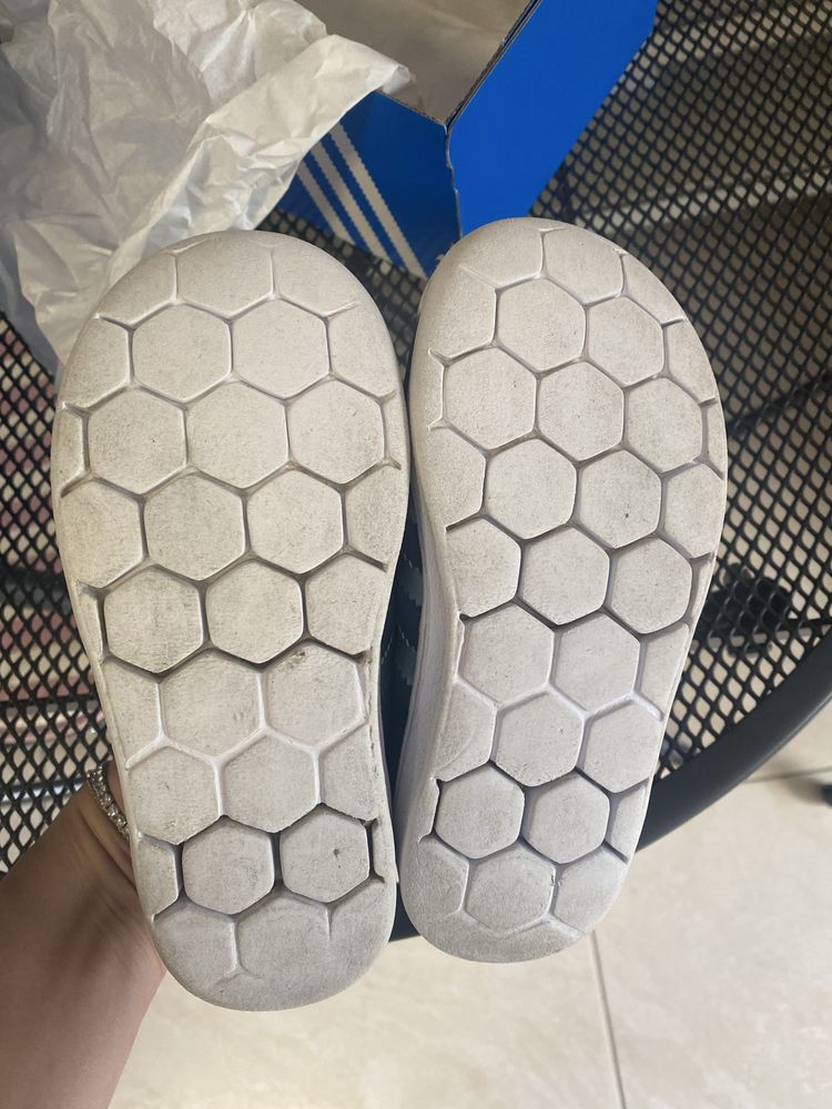 детски маратонки adidas в оригинална кутия