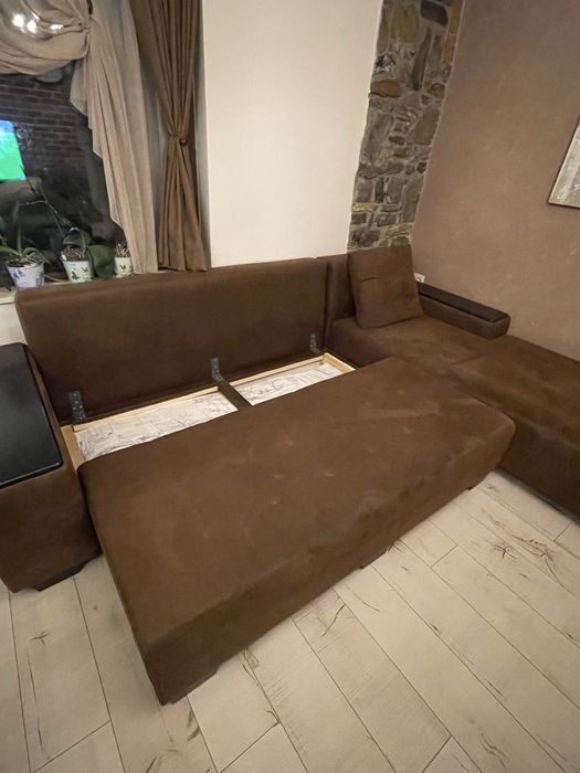 Ъглов диван в отлично състояние