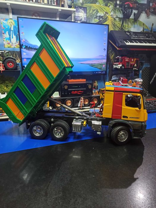Camion cu radiocomanda Bruder Mercedes