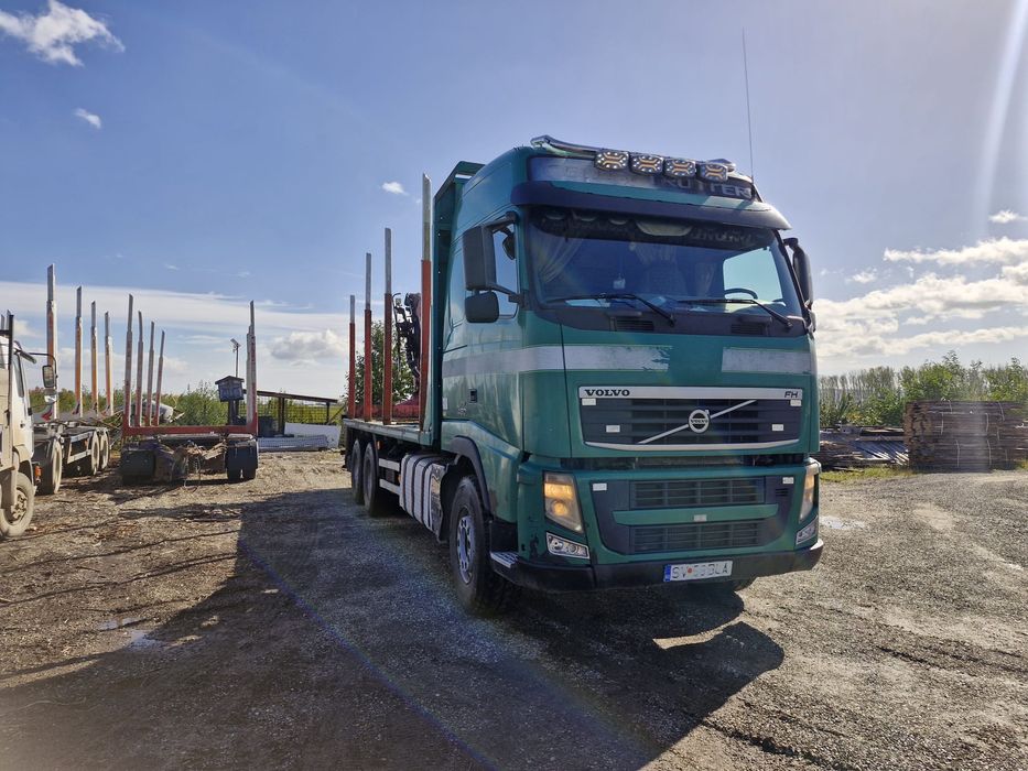 Camion forestier Volvo 460