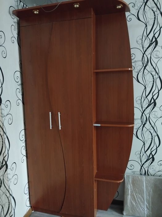 Отдам бесплатно шкаф