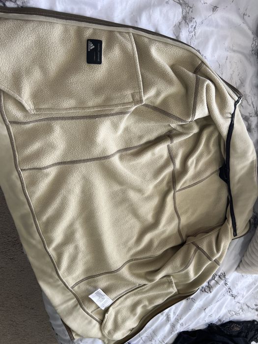 Adidas бежово горнище