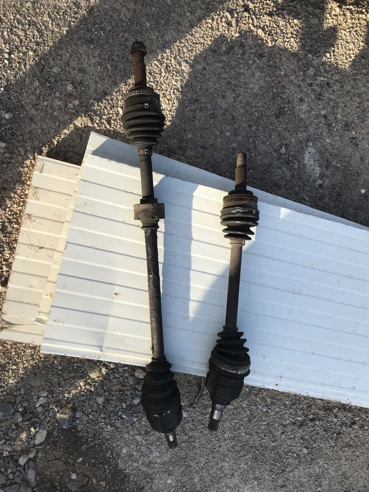 Полуоски за Toyota corolla verso 1,8vvt-i 2006