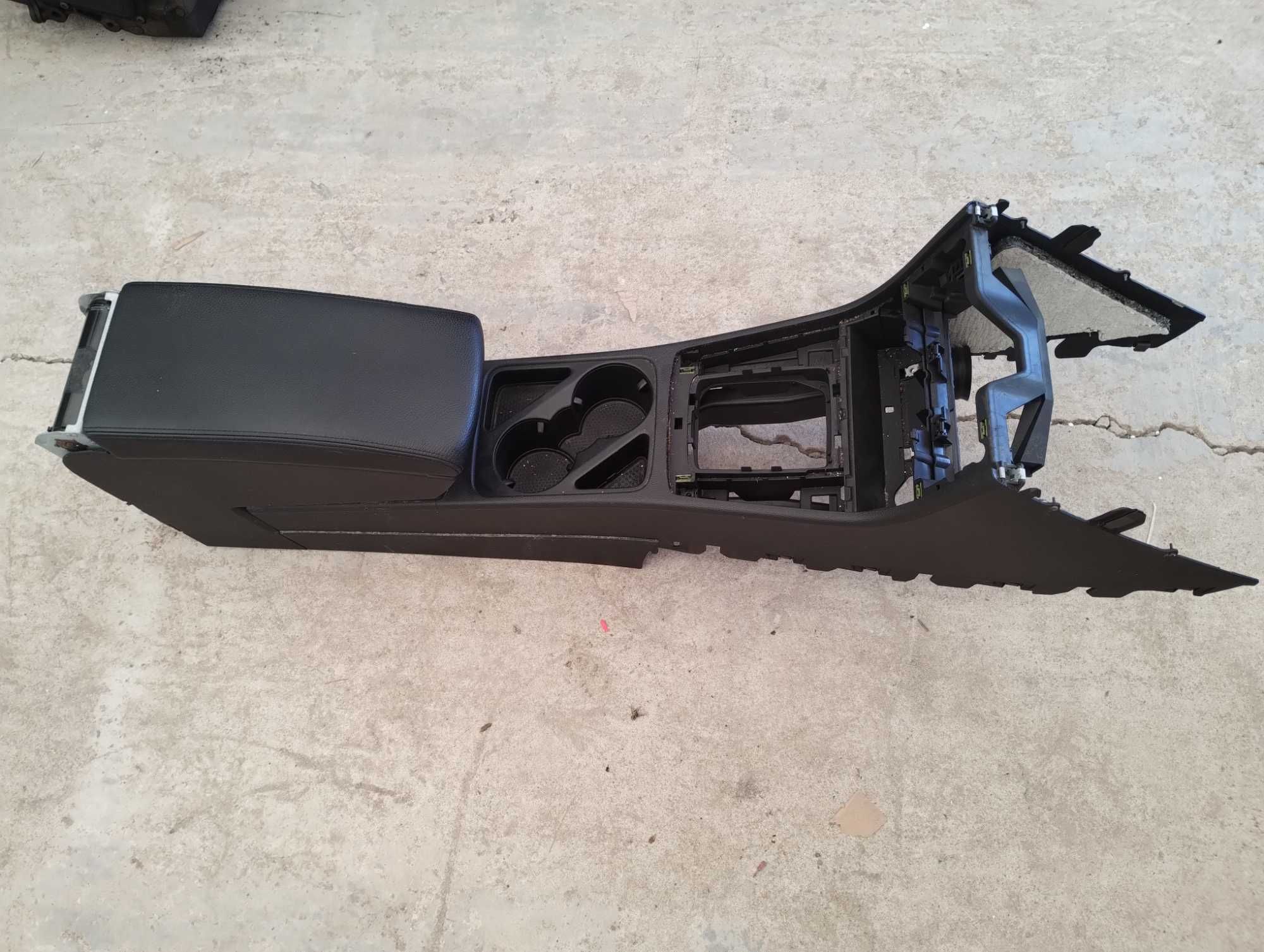 Cotiera Piele Consola centrala Volkswagen Passat CC 2013