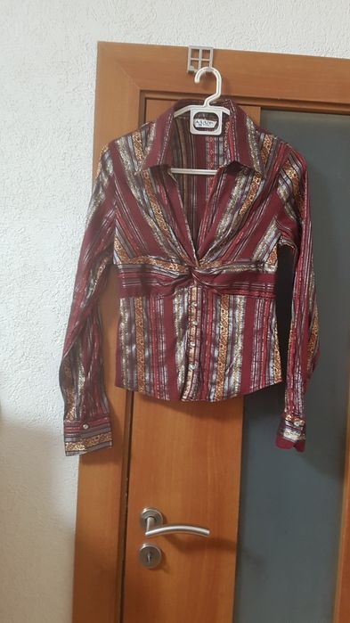 Дамска блуза нова размер 42.